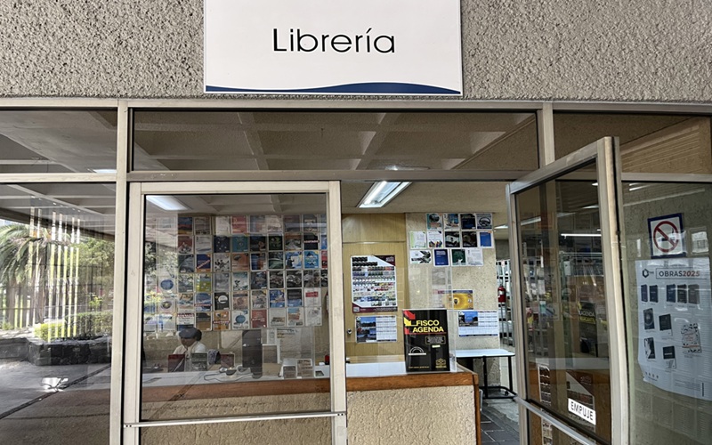 Interior de la librería FCA